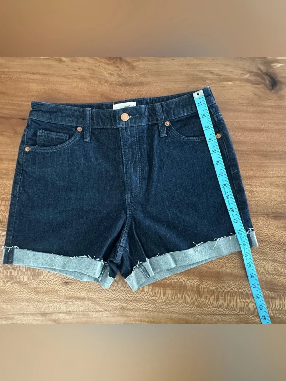 NWOT Universal Threads Vintage MIDI Dark Denim Shorts|Size: 6/28R